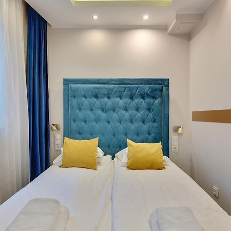 Flatbook Apartments Waterlane Island Spa With Riverview Гданск Екстериор снимка