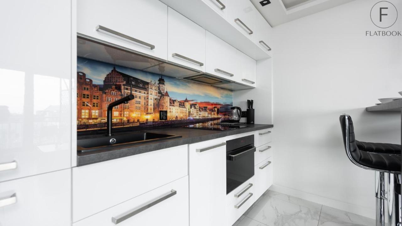 Flatbook Apartments Waterlane Island Spa With Riverview Гданск Екстериор снимка