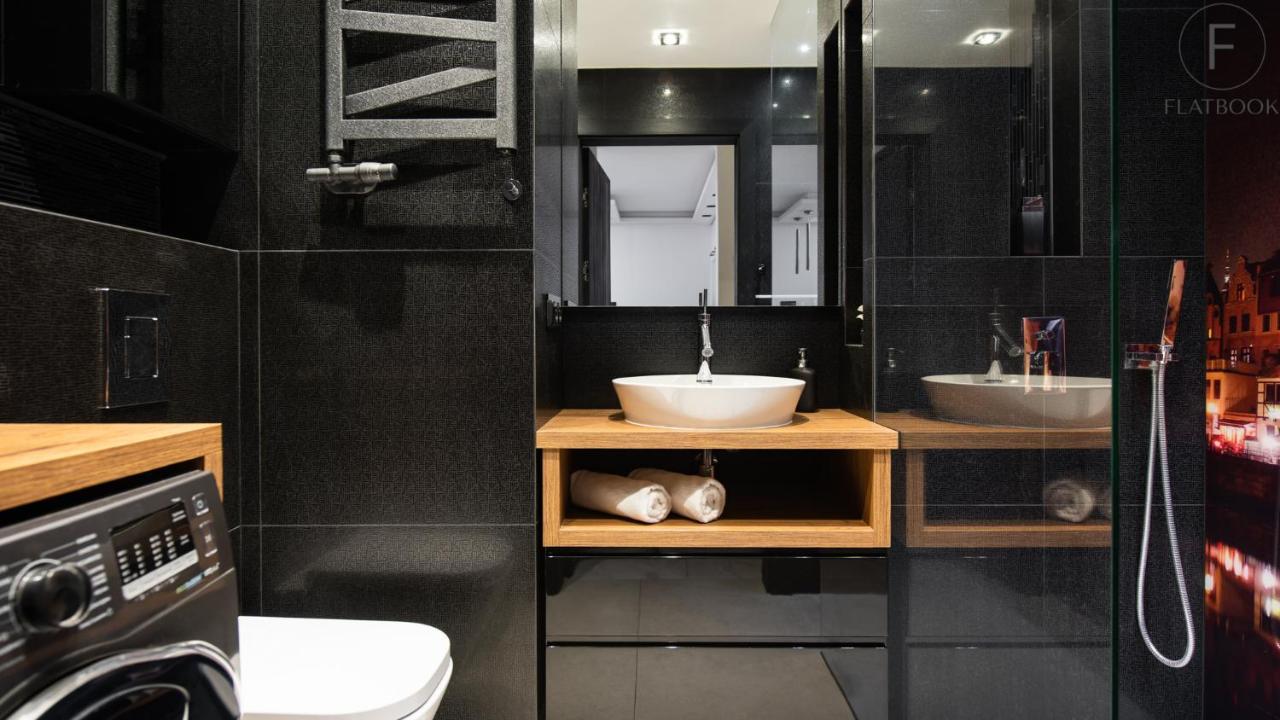 Flatbook Apartments Waterlane Island Spa With Riverview Гданск Екстериор снимка