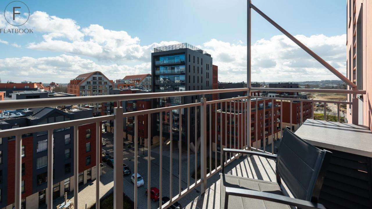 Flatbook Apartments Waterlane Island Spa With Riverview Гданск Екстериор снимка