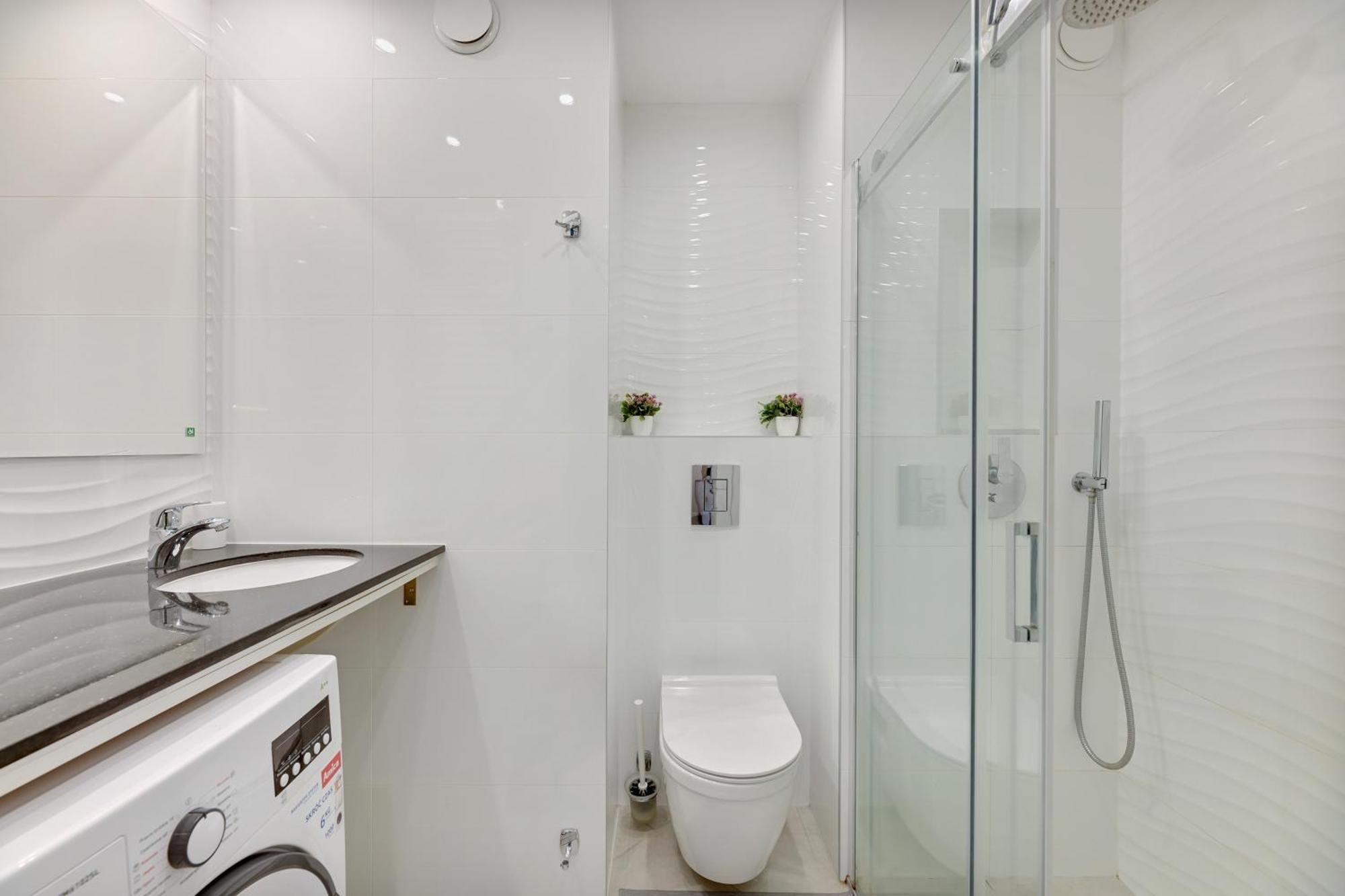 Flatbook Apartments Waterlane Island Spa With Riverview Гданск Екстериор снимка